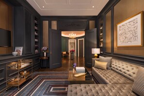 Premium bedding, down duvets, pillow-top beds, minibar - The Plaza - A Fairmont Managed Hotel (New York)