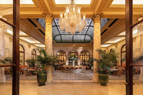 2 restaurants, breakfast, lunch, dinner served; American cuisine