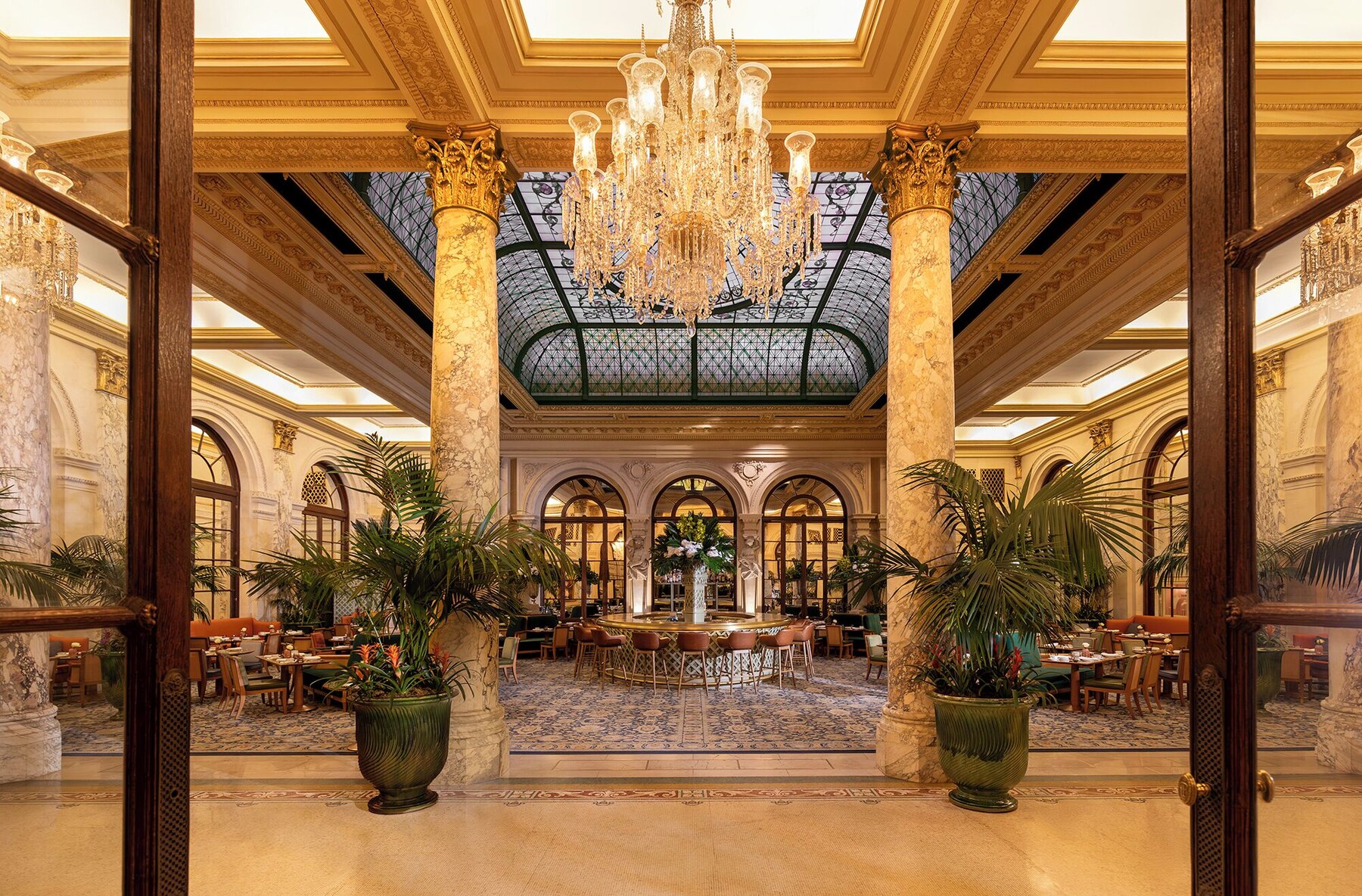 2 restaurants, breakfast, lunch, dinner served; American cuisine