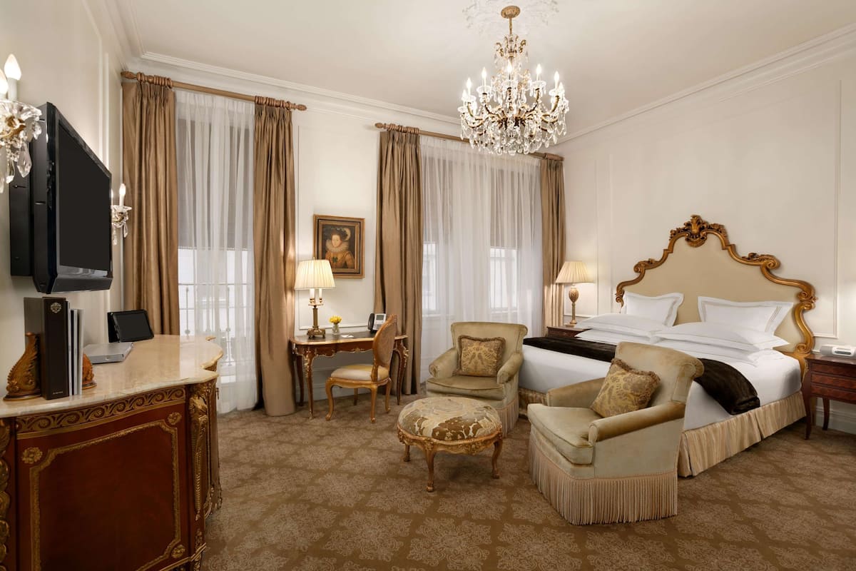 Ropa de cama de alta calidad, cubrecamas y colchones con pillow-top