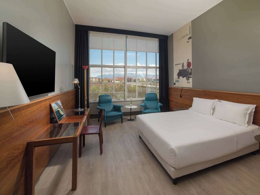 Ropa de cama hipoalergénica, edredones de plumas, minibar y caja fuerte