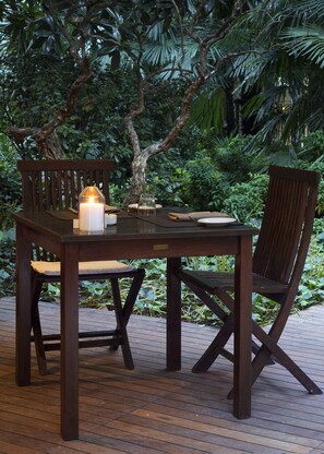 Lunch, dinner served; international cuisine, garden views 