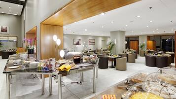 Daily buffet breakfast for a fee