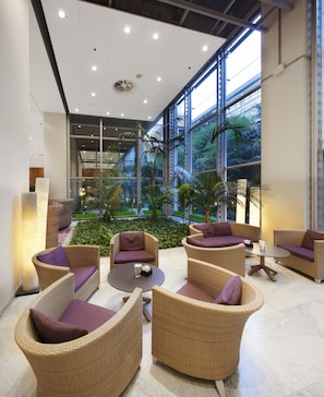 Lobby lounge