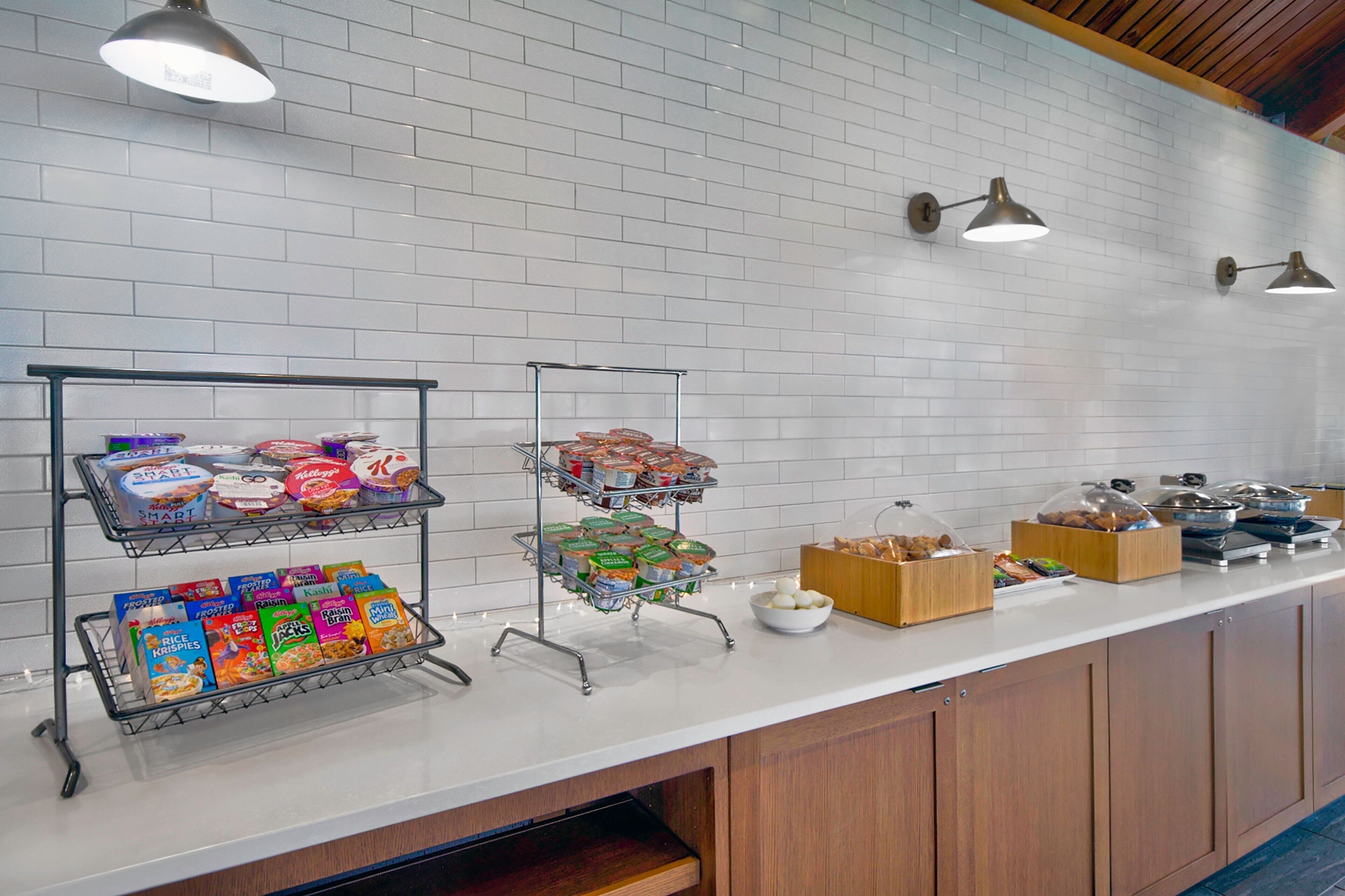 free daily continental breakfast