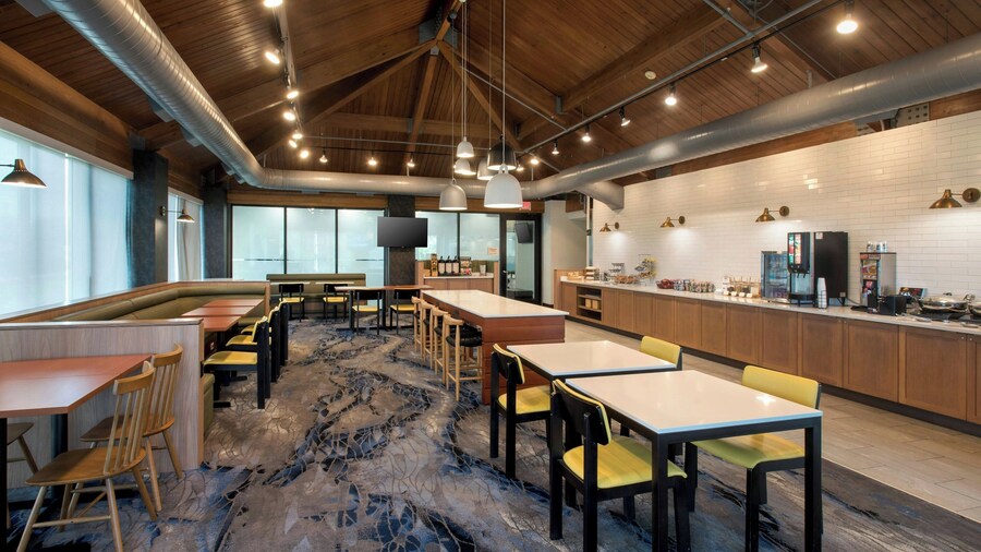 Fairfield Inn Marriott Rochester Airport