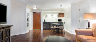 Holiday Inn Fort Lauderdale Airport by IHG