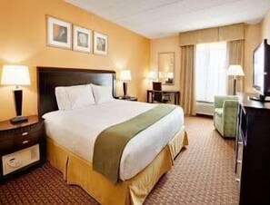 Room, 1 King Bed, Non Smoking | Premium bedding, in-room safe, desk, iron/ironing board - Baymont by Wyndham East Windsor Bradley Airport (East Windsor)