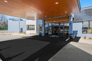 Exterior - Sonesta Select Hotels Statesville (Statesville)