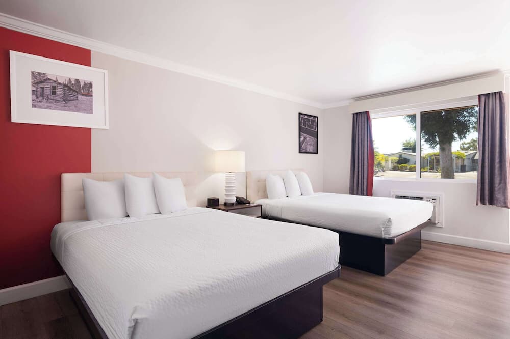 Ramada by Wyndham San Diego Poway Miramar