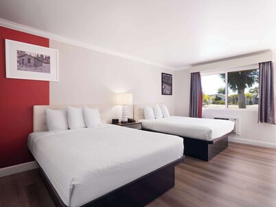 Ramada by Wyndham San Diego Poway Miramar