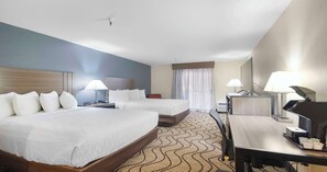Desk, blackout drapes, iron/ironing board, free cribs/infant beds - Best Western Plus Heritage Inn (Stockton)