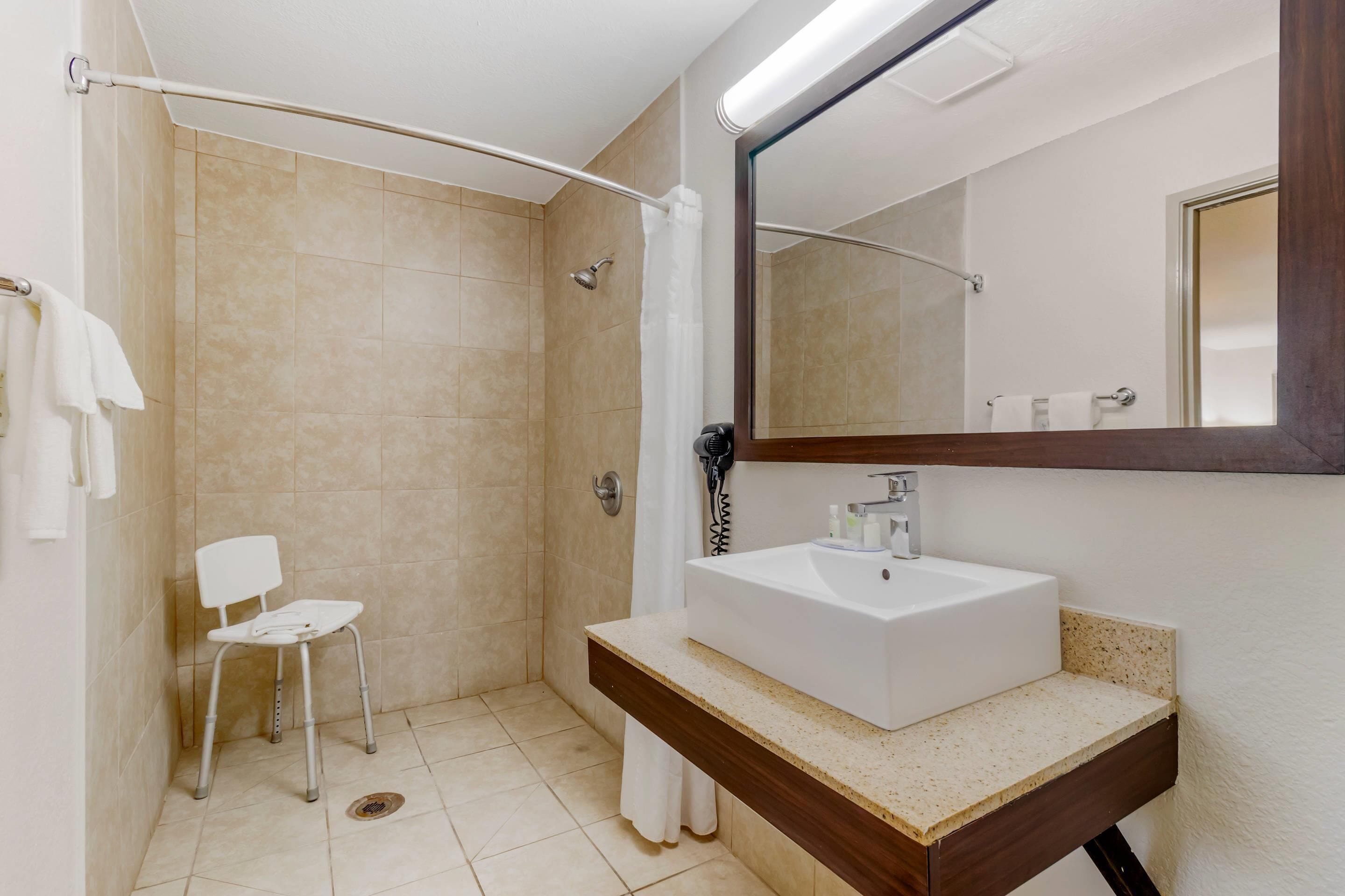 Photo - Quality Inn & Suites I-10 near Fiesta Texas