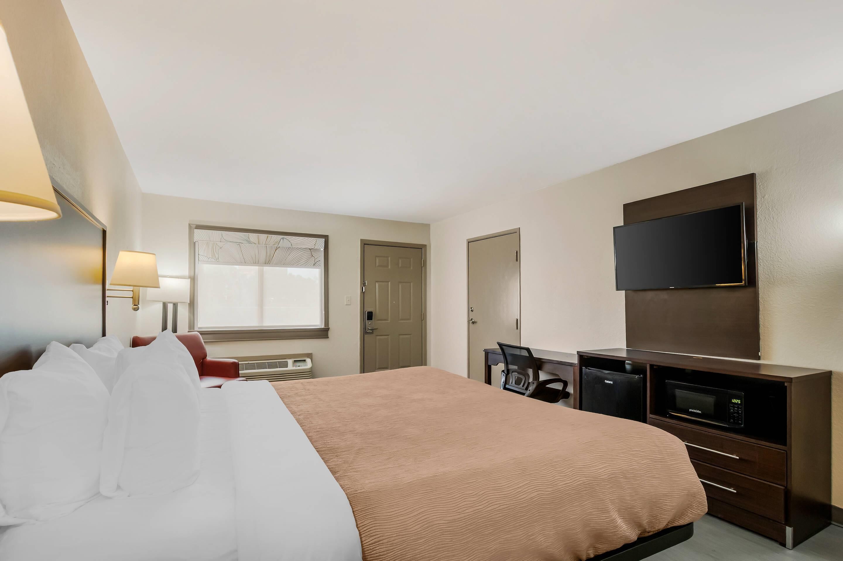 Photo - Quality Inn & Suites I-10 near Fiesta Texas