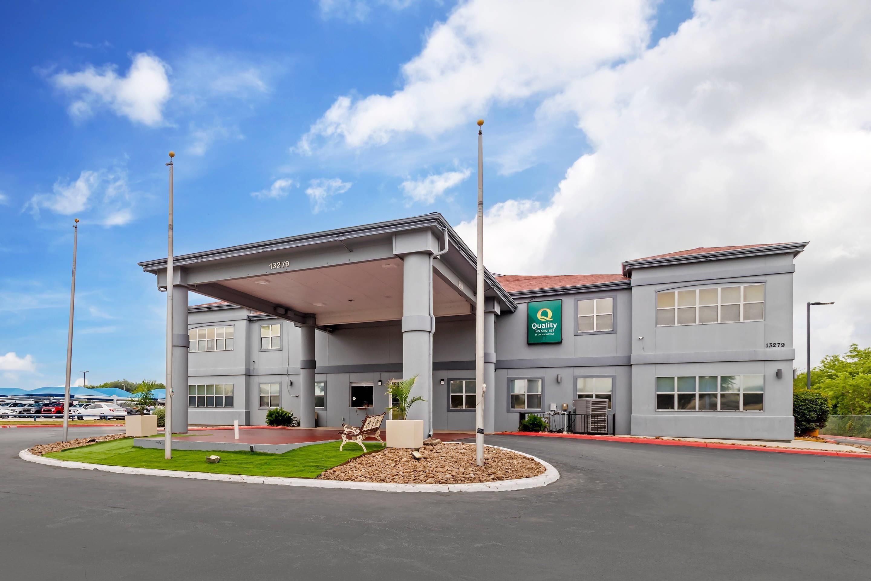 Photo - Quality Inn & Suites I-10 near Fiesta Texas