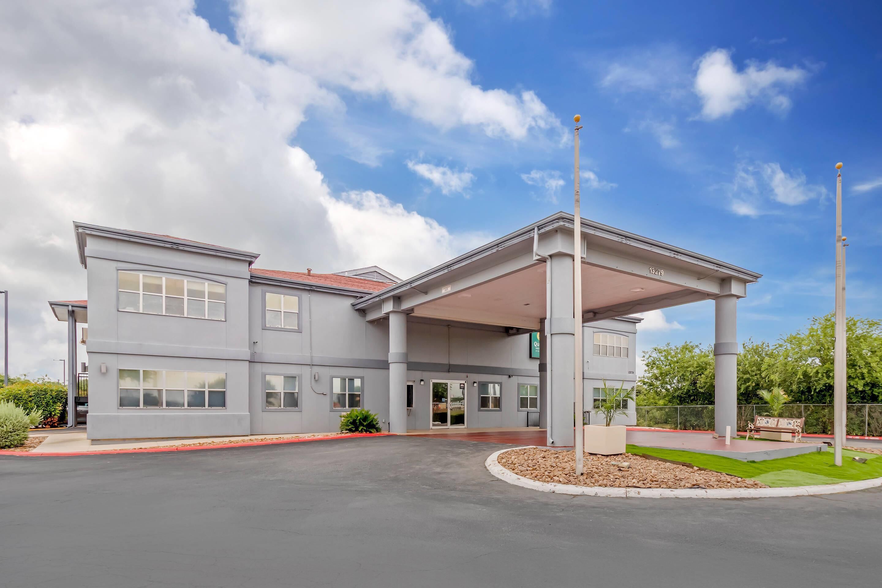 Photo - Quality Inn & Suites I-10 near Fiesta Texas