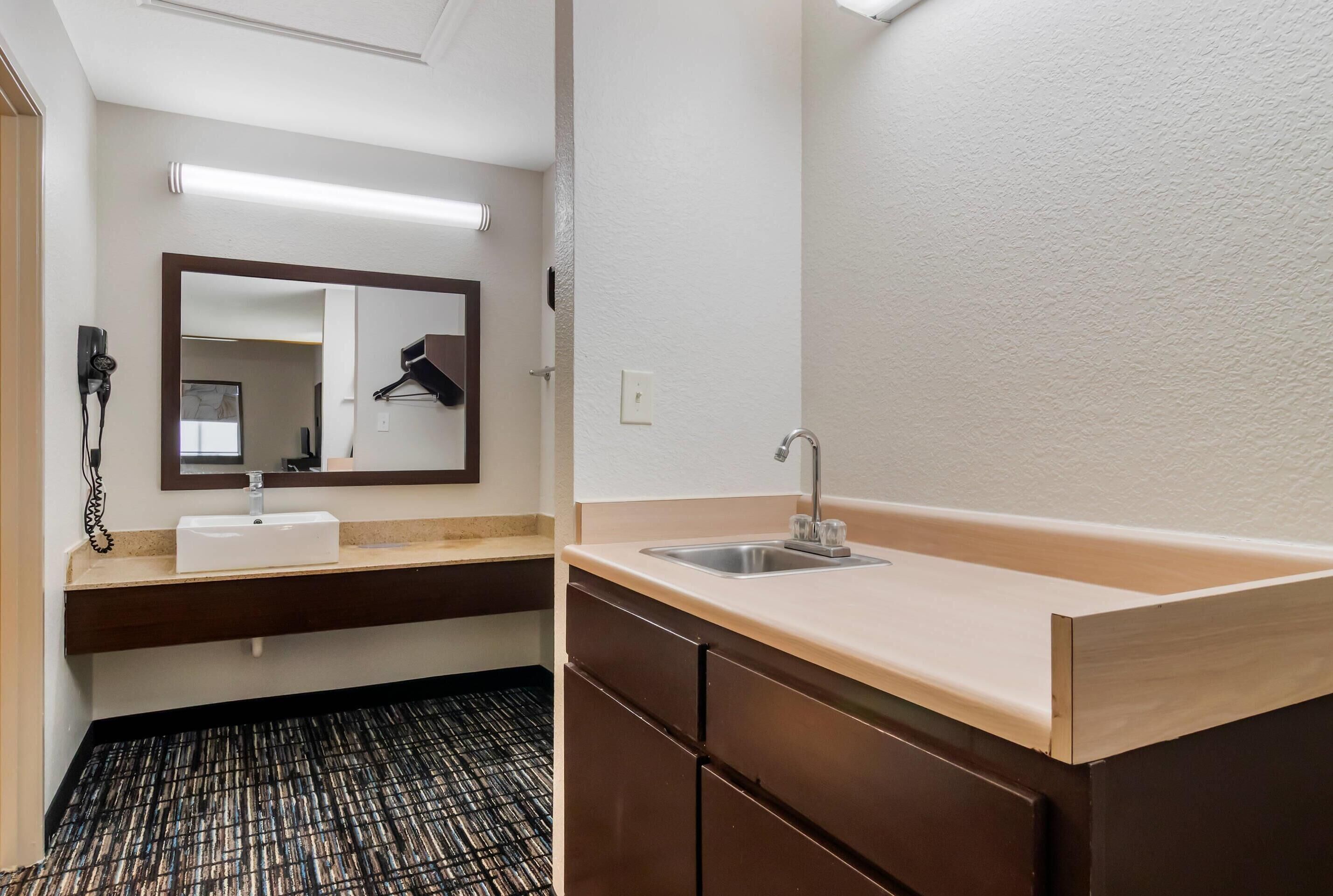 Photo - Quality Inn & Suites I-10 near Fiesta Texas