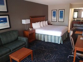 Premium bedding, in-room safe, desk, blackout curtains