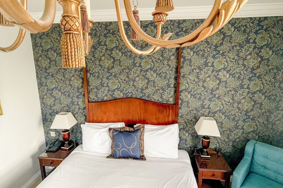 Executive Double Room | Dihias secara berasingan, meja, seterika/papan seterika