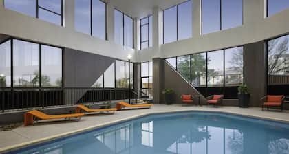 Crowne Plaza Dallas Market Ctr - Love Field by IHG