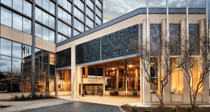 Crowne Plaza Dallas Market Ctr - Love Field by IHG
