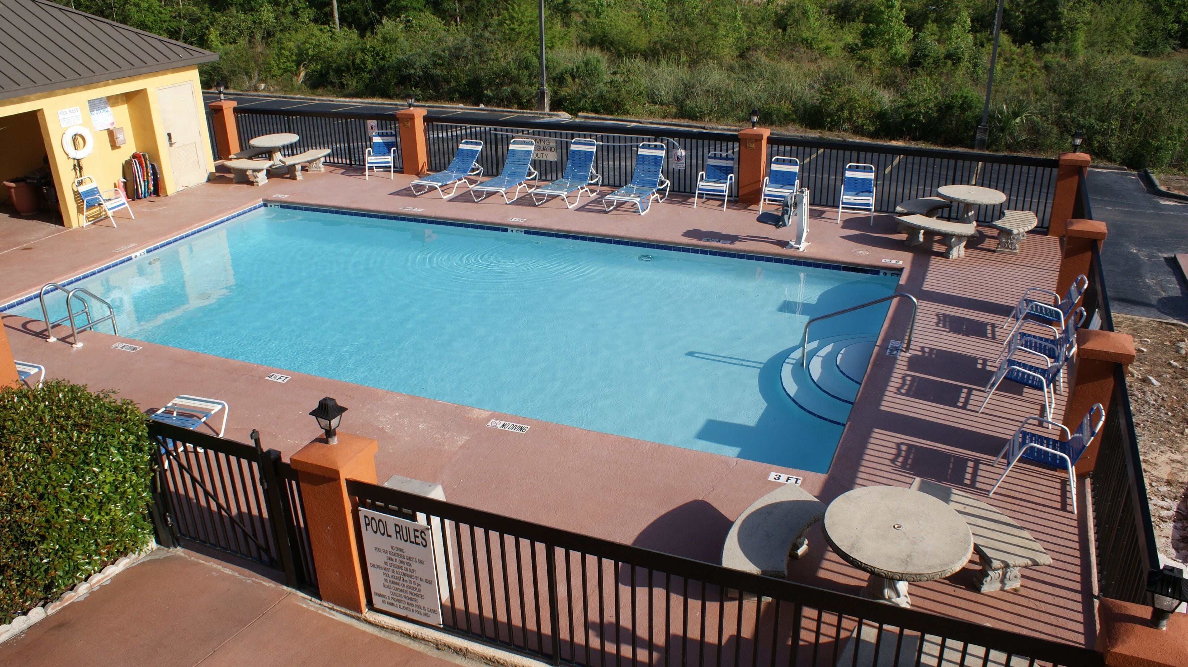 Außenpool (je nach Saison geöffnet)