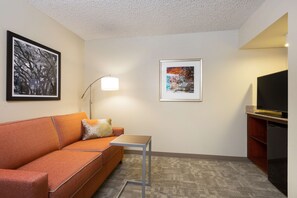 1 King W/Parlor - Walk In Shower Nonsmoking | Desk, blackout drapes, iron/ironing board, free rollaway beds