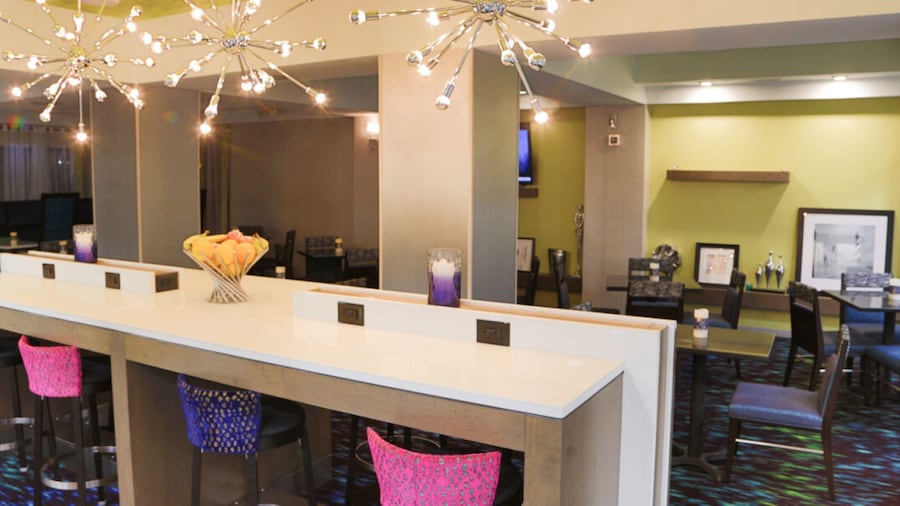 Hampton Inn & Suites Nashville-Airport