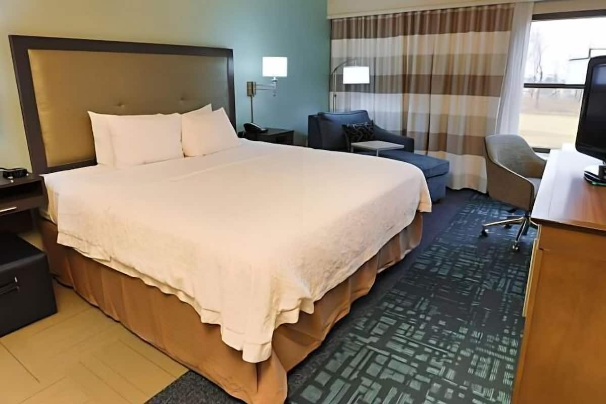 1 bedroom, in-room safe, individually decorated, individually furnished