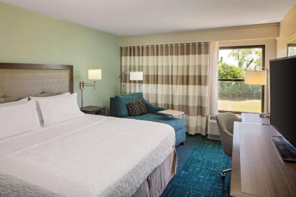 In-room safe, individually decorated, individually furnished, desk