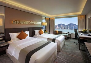 Minibar, in-room safe, desk, laptop workspace - InterContinental Grand Stanford Hong Kong by IHG (Kowloon)