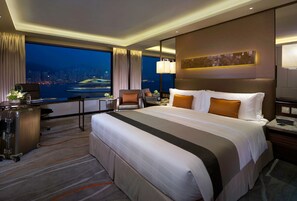 Phòng phong cách cổ điển, quyền sử dụng Business Lounge, quang cảnh cảng (Victoria Harbour View) | Minibar, két bảo mật tại phòng, bàn 