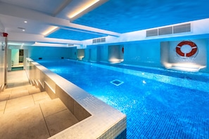 BehandlungsrĂ€ume fĂŒr Paare, Sauna, Whirlpool, Dampfbad