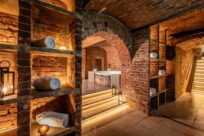 Behandlungsräume für Paare, Sauna, Whirlpool, Dampfbad