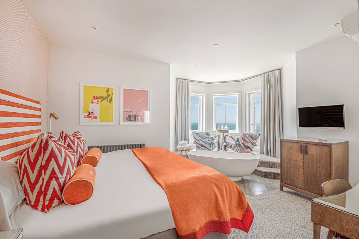 Sábanas de algodón egipcio, ropa de cama de alta calidad y minibar