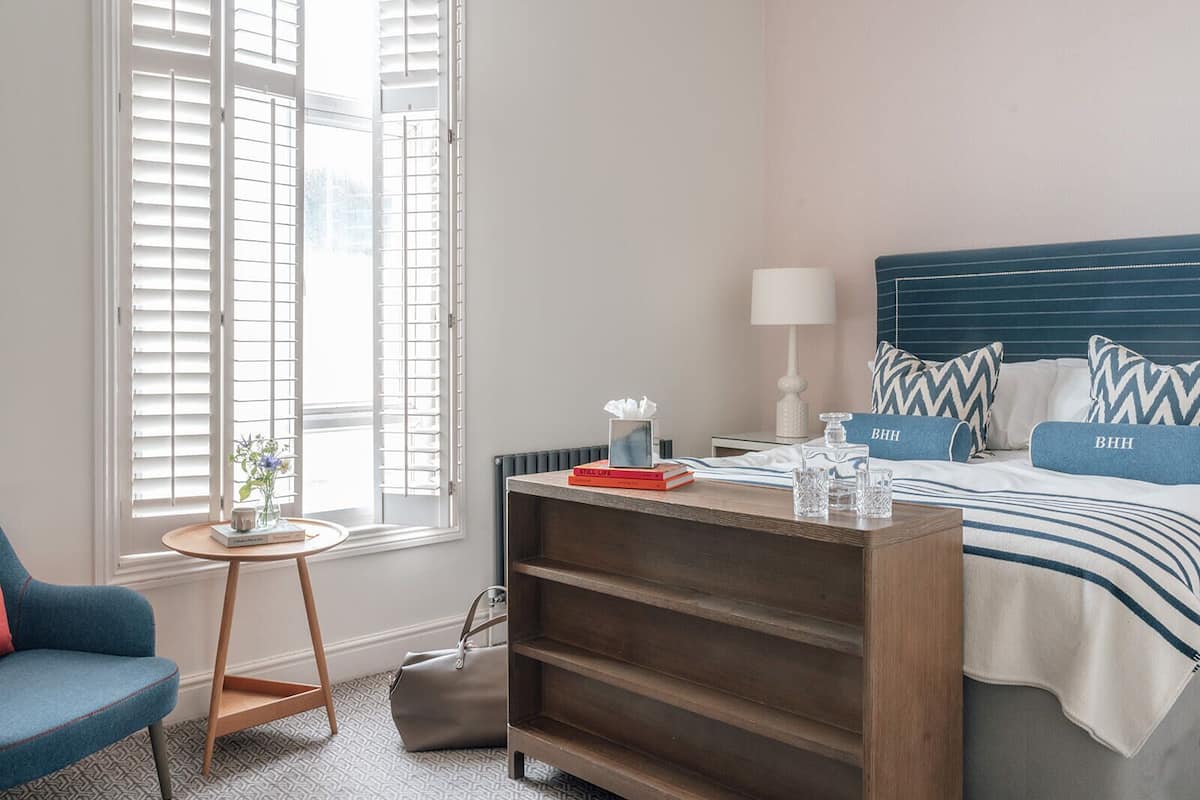 Sábanas de algodón egipcio, ropa de cama de alta calidad y minibar
