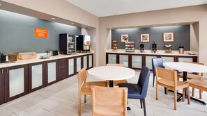 Free daily continental breakfast - Best Western Plus Augusta North Inn & Suites (Augusta)