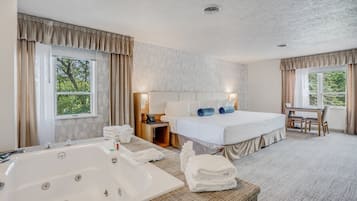 Town Center One Bedroom VIP | In-room safe, individually furnished, iron/ironing board, free WiFi