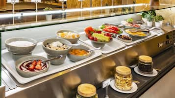 Daily full breakfast for a fee