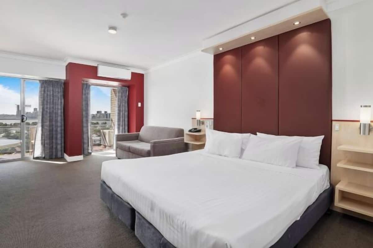 Desk, iron/ironing board, free WiFi, bed sheets