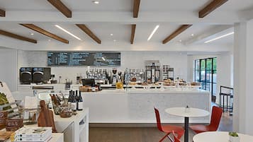 Tägliches kontinentales Frühstück gegen Gebühr