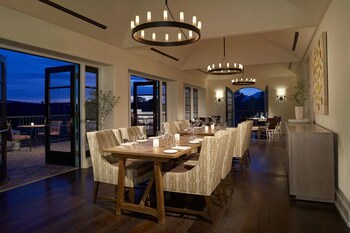 4 restaurants; breakfast, lunch, and dinner served at Ojai Valley Inn