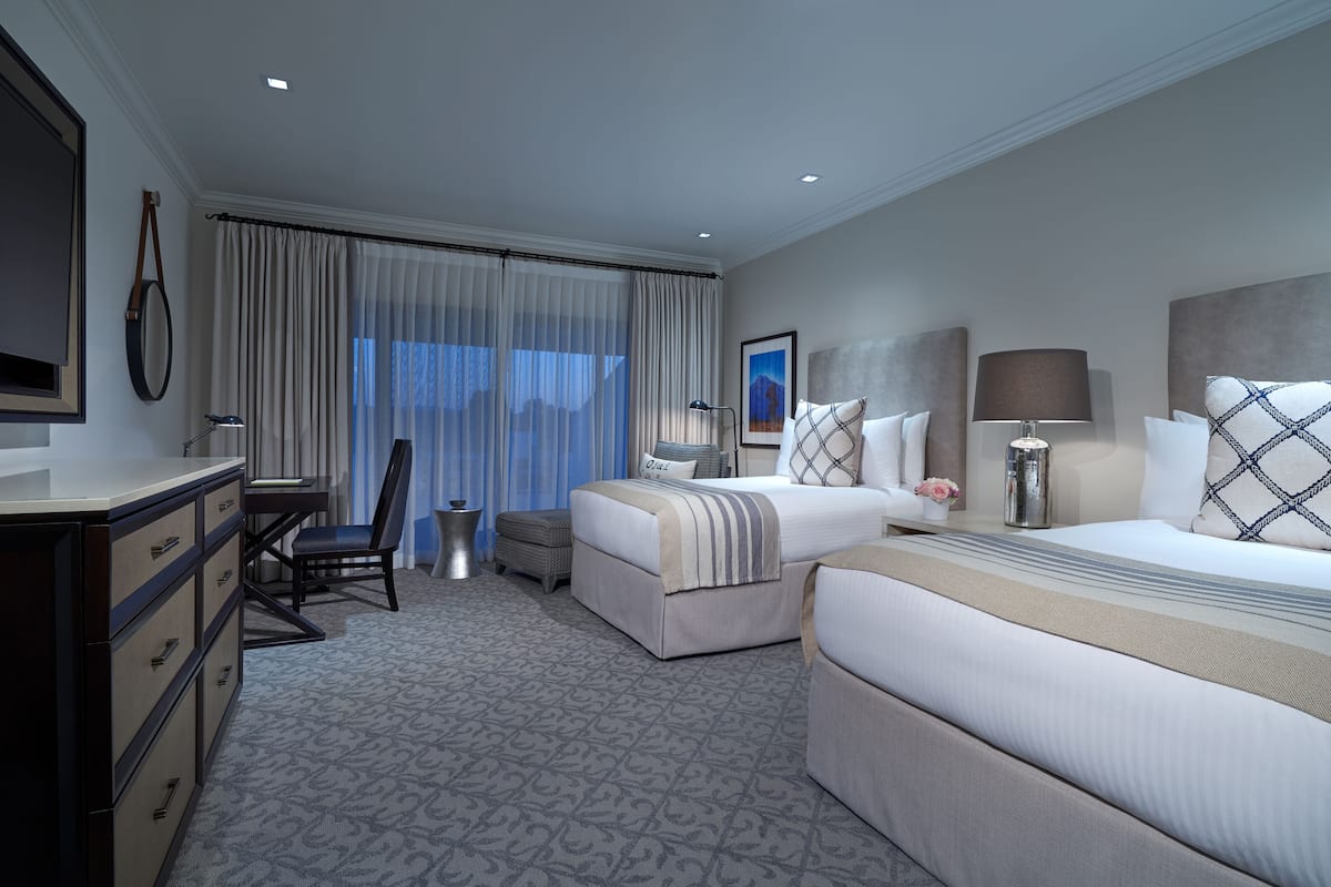 1 bedroom, Egyptian cotton sheets, premium bedding, pillowtop beds