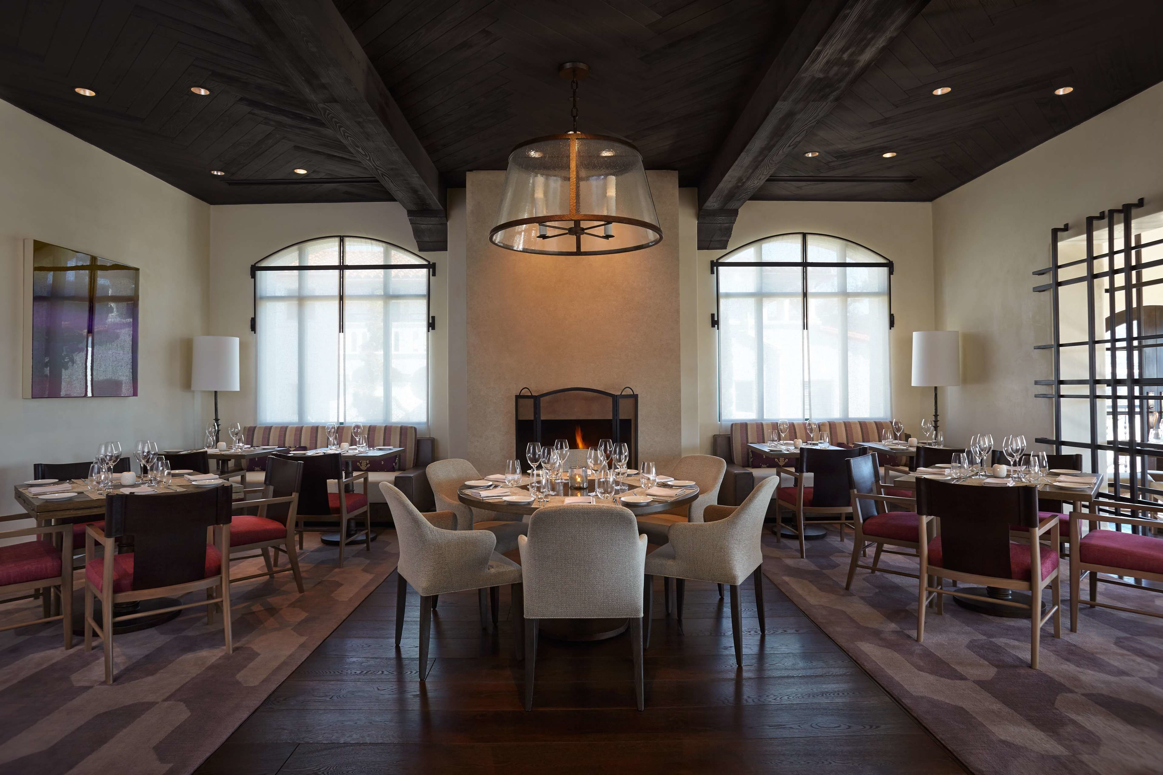 4 restaurants, breakfast, lunch served; local and international cuisine