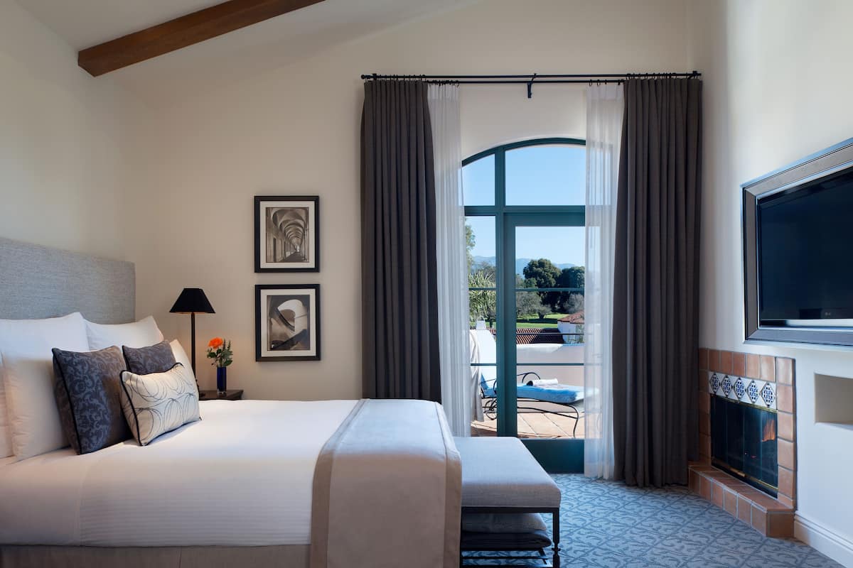 1 bedroom, Egyptian cotton sheets, premium bedding, pillowtop beds