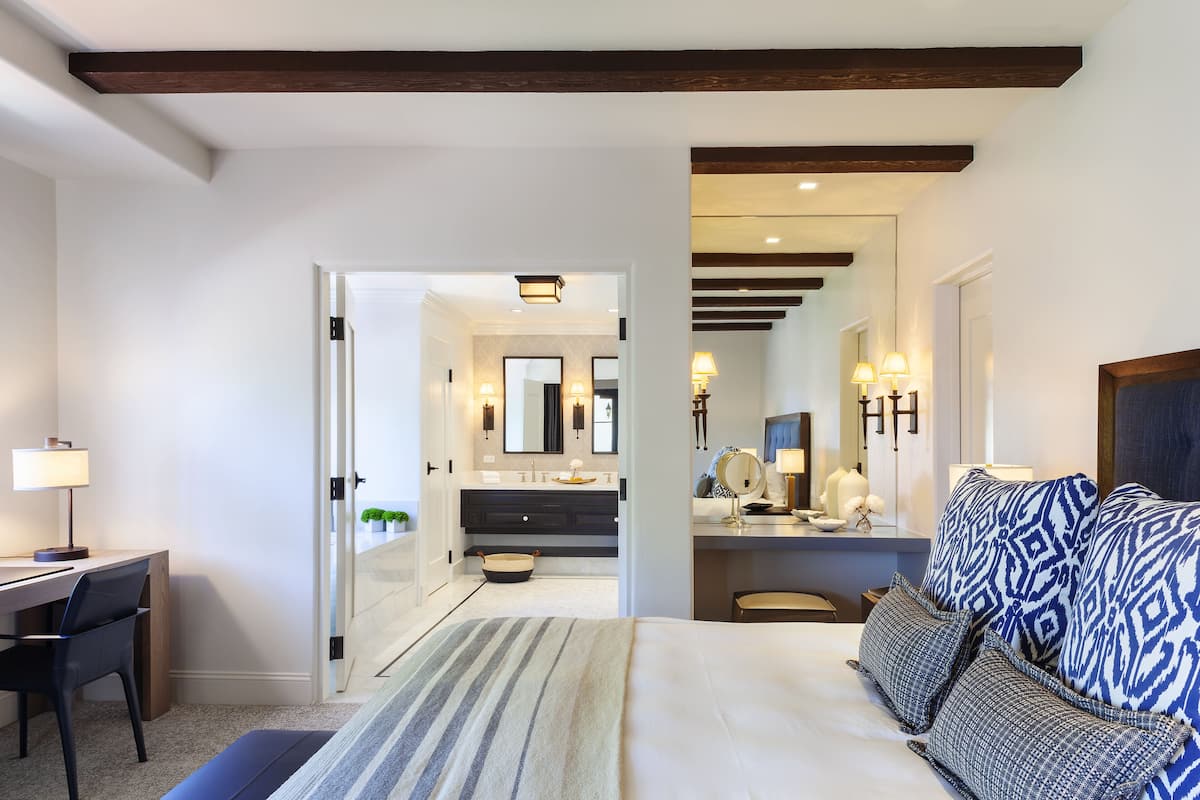 Frette Italian sheets, premium bedding, pillow-top beds, in-room safe