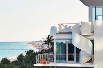 Down comforters, pillowtop beds, minibar, in-room safe at The Miami Beach EDITION