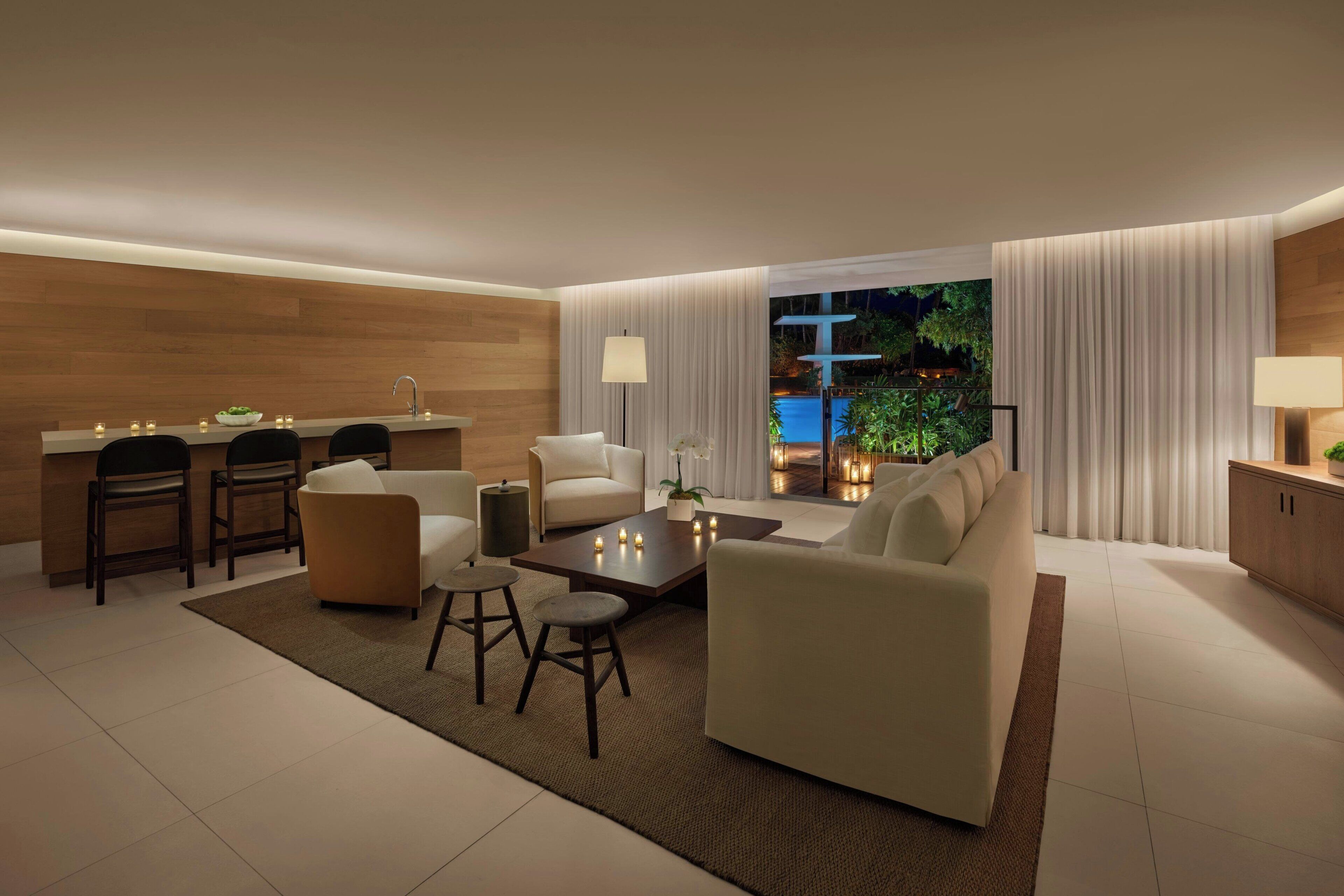 Suite – elite, 1 soverom | Dundyner, senger med overmadrass, minibar og safe på rommet