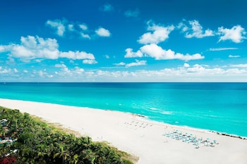 Down comforters, pillowtop beds, minibar, in-room safe at The Miami Beach EDITION