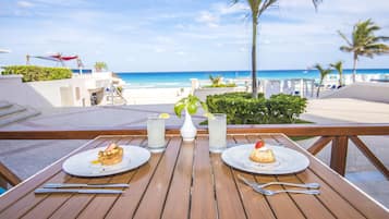 10 restaurants, Mexican cuisine